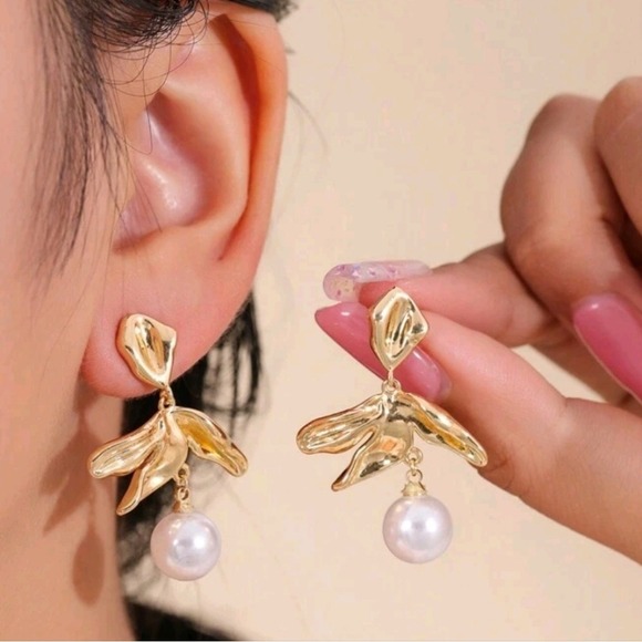 Gold Pearl statement dangle earrings floral chunky boho sculptural 💖2/$30 - Picture 1 of 9
